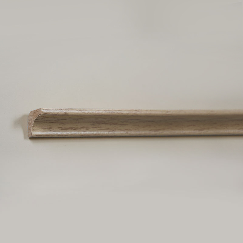 MDF-Inneneckleiste/Scotia-Leiste (umwickelt mit weißem Eichenfurnier + Farbe) – natürliche Eichenfarbe, 7/8' x 7/8'