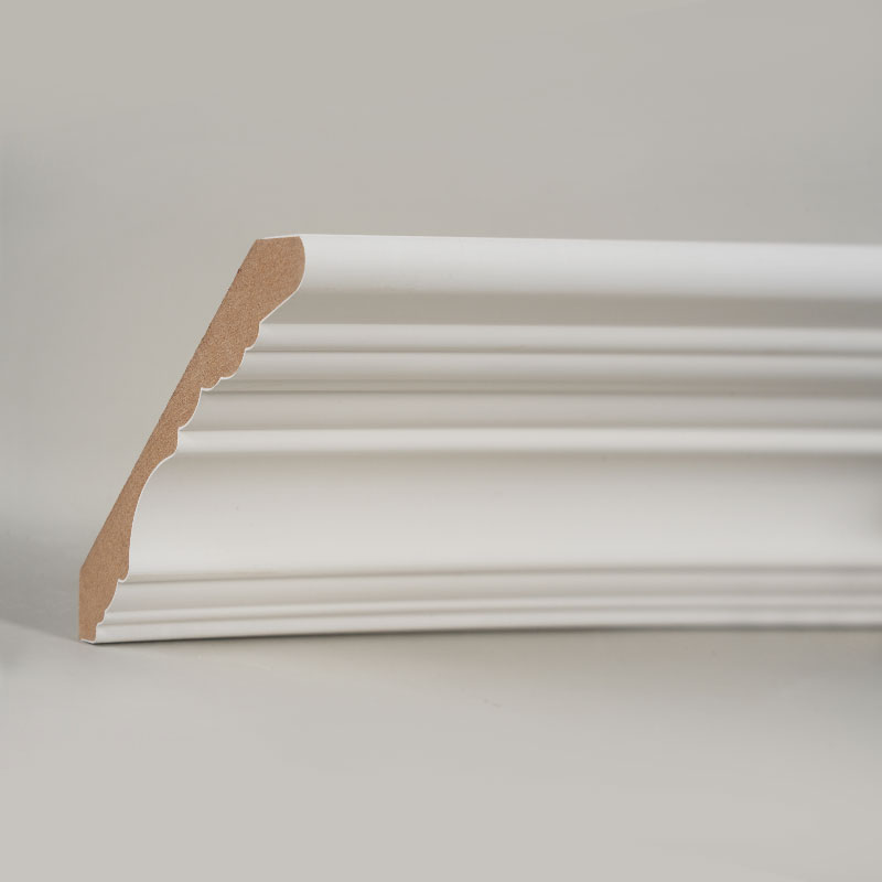 MDF-Kronenleiste (spachtelgrundiert und perlweiß), 3/5' x 4 1/2'