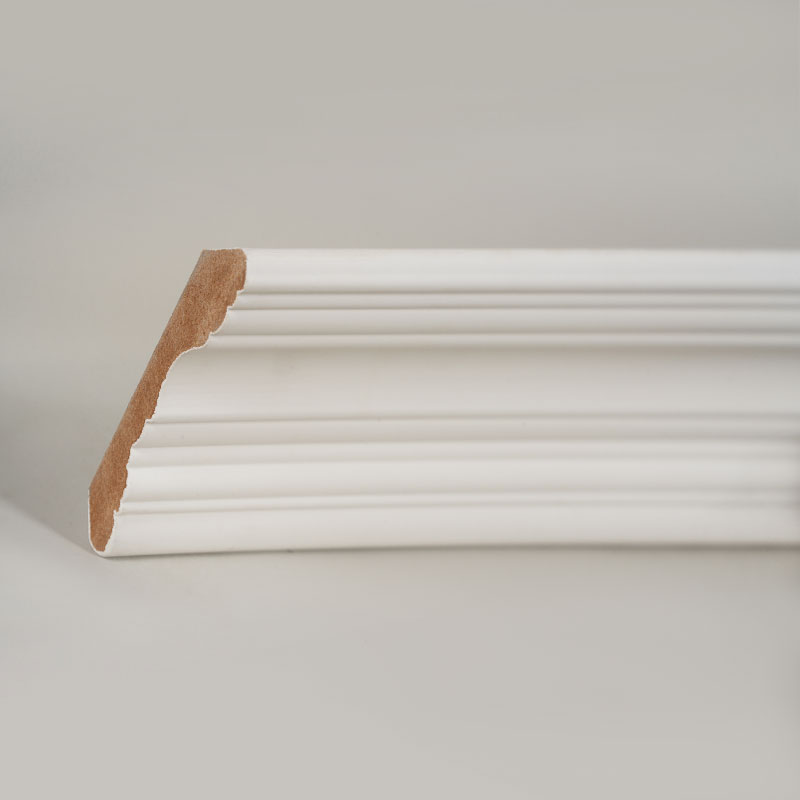 MDF-Kronenleiste (spachtelgrundiert und perlweiß), 3/5' x 3 4/9'