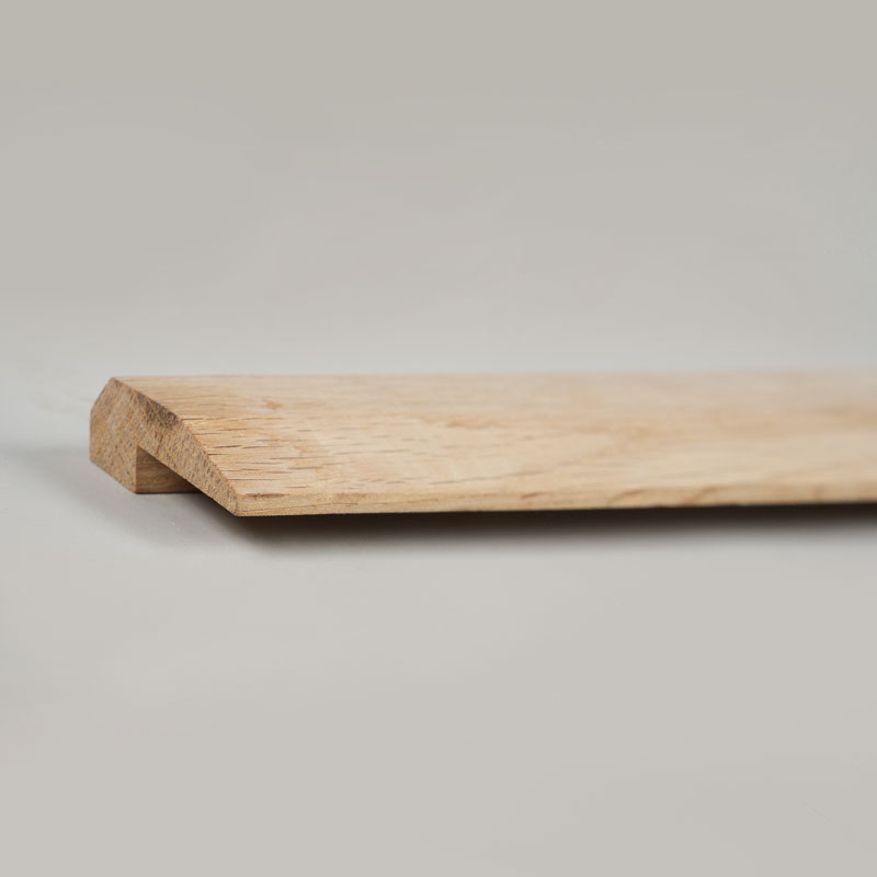 Ganze Holzscheite aus weißer Eiche in L-Form (unbemalt lackiert) – Eiche naturfarben 3/8'x1 31/32'