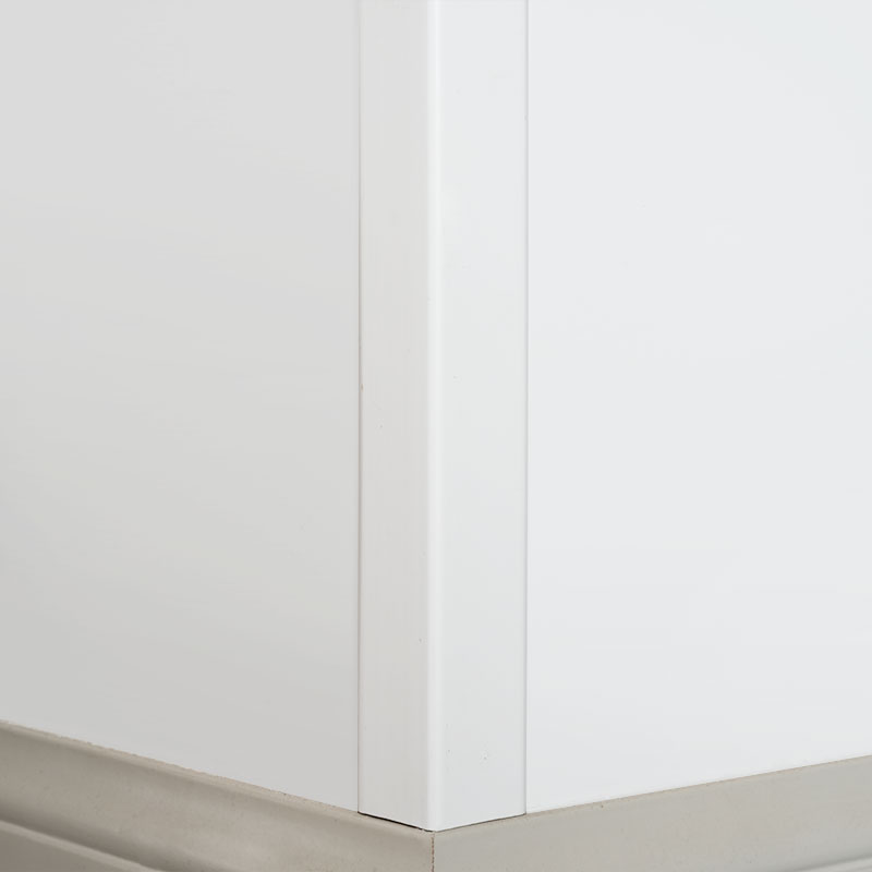 Massivholz-Übergangsleiste im rechten Winkel (90°) (grundiert mit Spachtelmasse + Farbe) – Weiß 1 1/2' x 1 1/2'