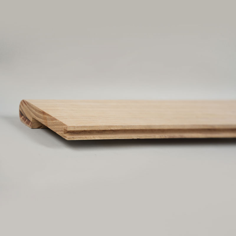Treppenkanten aus ganzen Baumstämmen aus weißer Eiche (ohne Lackierung) – Eiche naturfarben – 1/2