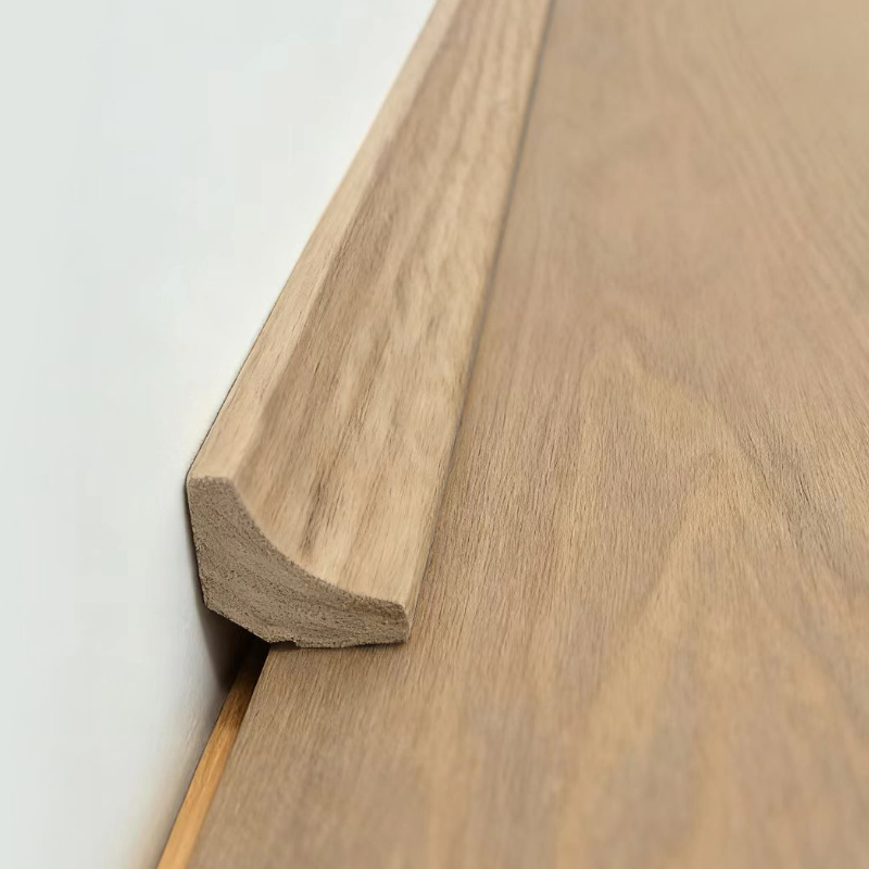 Massivholz-Inneneckleiste/Scotia-Leiste (umwickelt mit rotem Eichenfurnier + Farbe) – Eichenfarbe 3/5' x 3/5'