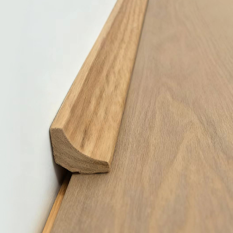 Massivholz-Inneneckleiste/Scotia-Leiste (umwickelt mit rotem Eichenfurnier + Farbe) – Eichenfarbe 7/8' x 7/8'