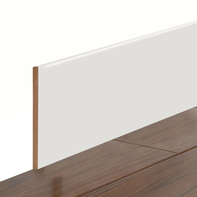 MDF-Sockelleiste (spachtelgrundiert und perlweiß), 1/2' x 4 1/2'
